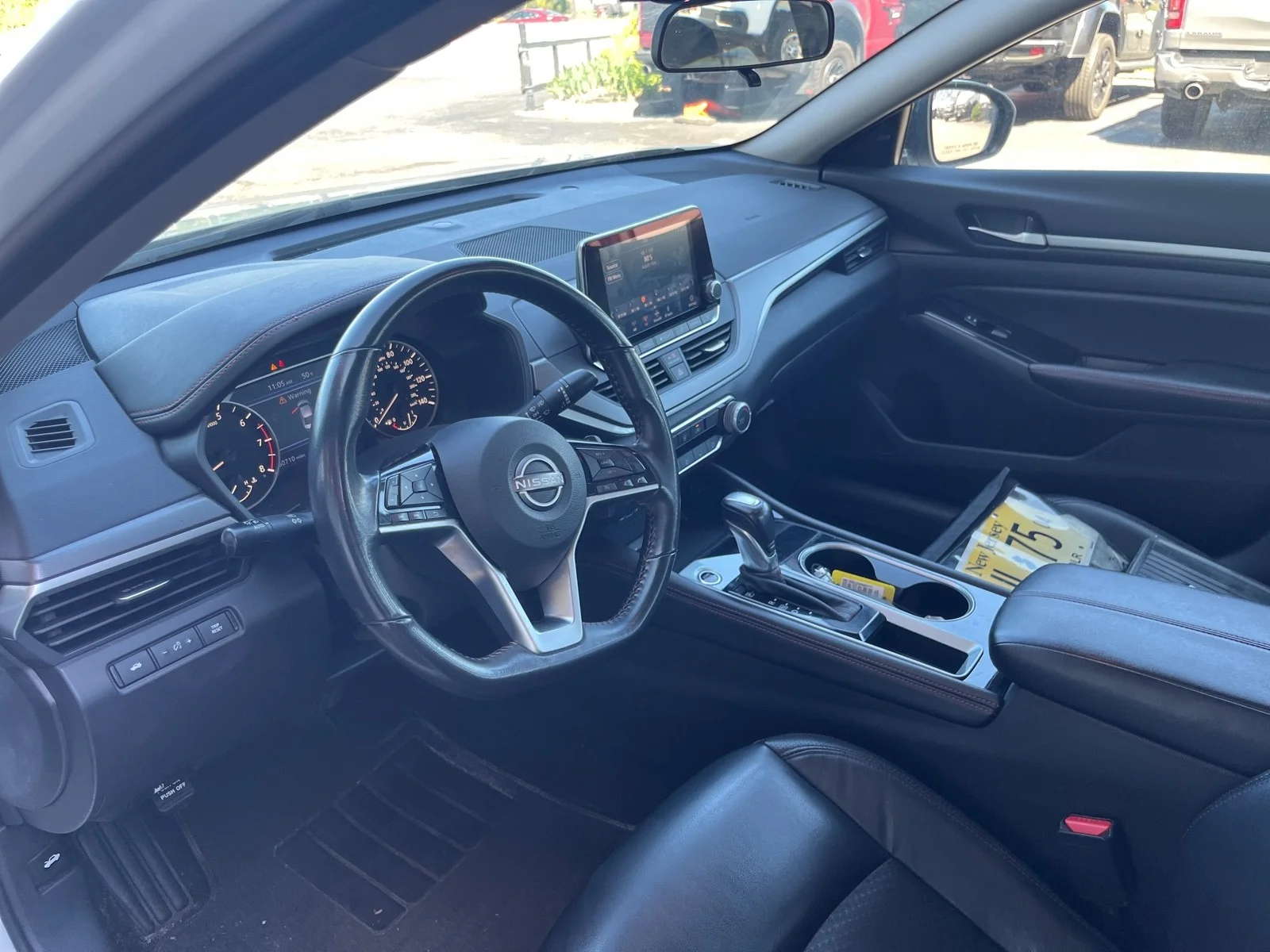 Used 2024 Glacier White Nissan 2.5 SR image 12