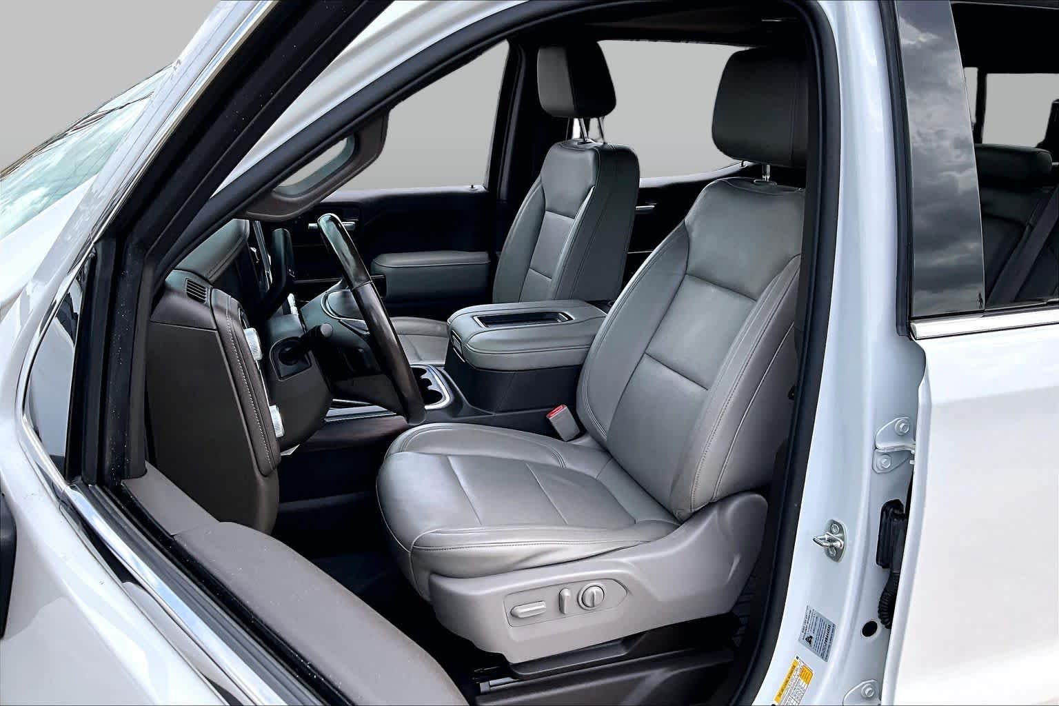 Used 2020 White Frost Tricoat GMC SLT image 8