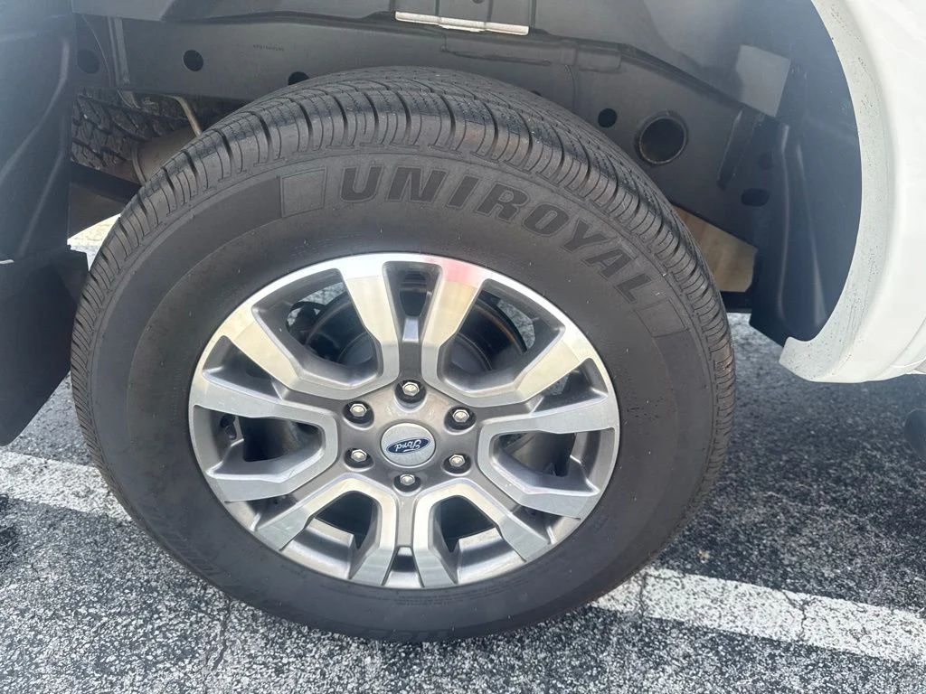 Certified Used 2023 Oxford White Ford Lariat image 44