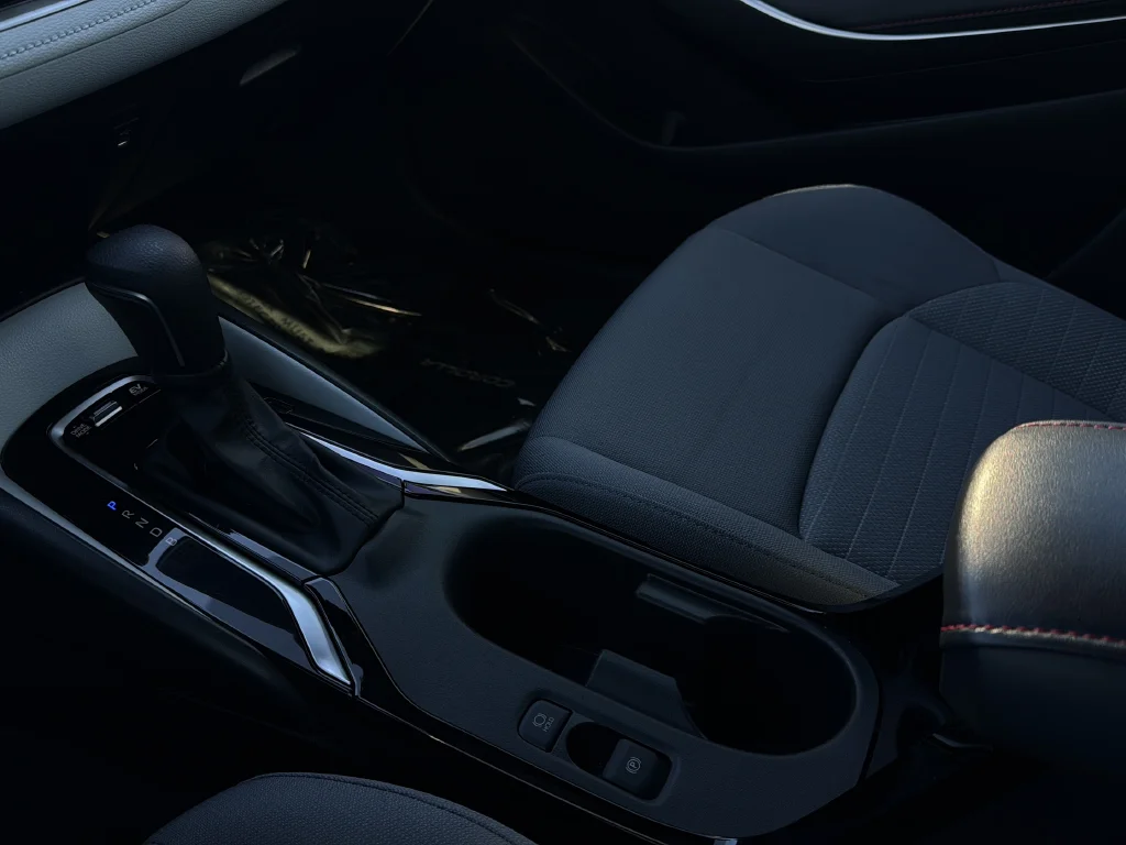 Used 2023 Ice Toyota SE image 14