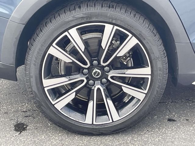 Certified Used 2024 Blue Volvo Ultimate image 11