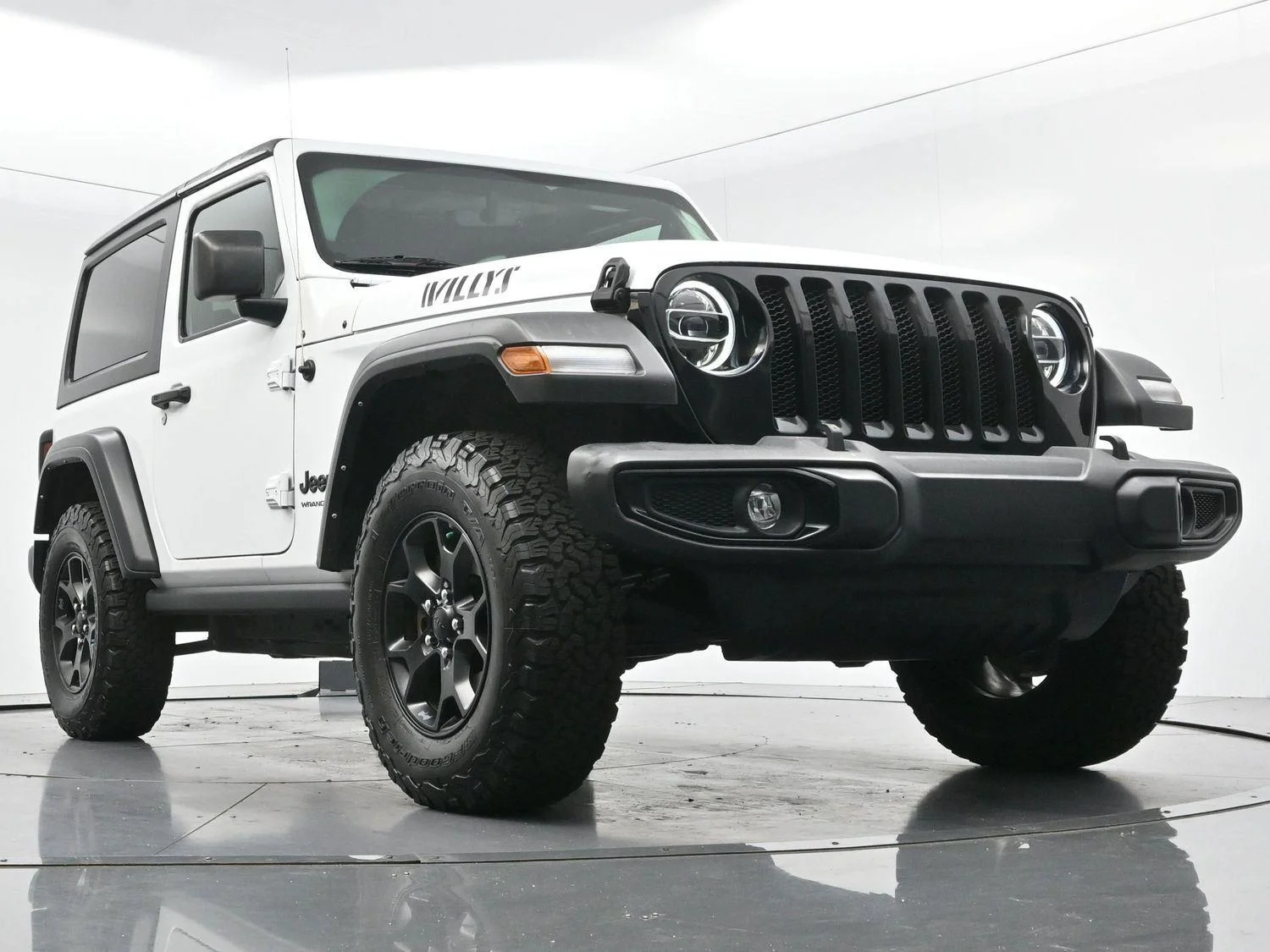 Used 2022 Bright White Clearcoat Jeep Willys image 42