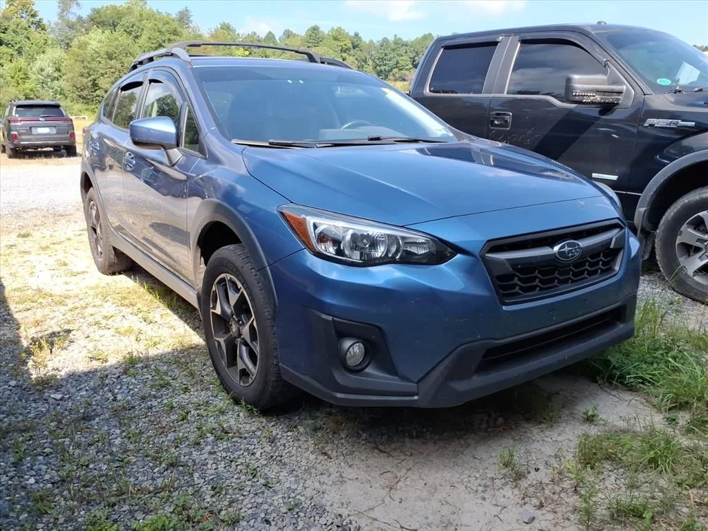 Used 2019 Blue Subaru 2.0i Premium image 4