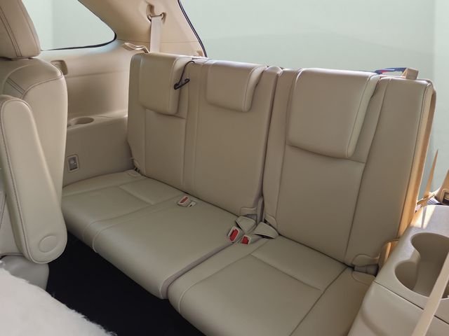 Used 2019 Blizzard Pearl Toyota XLE image 35