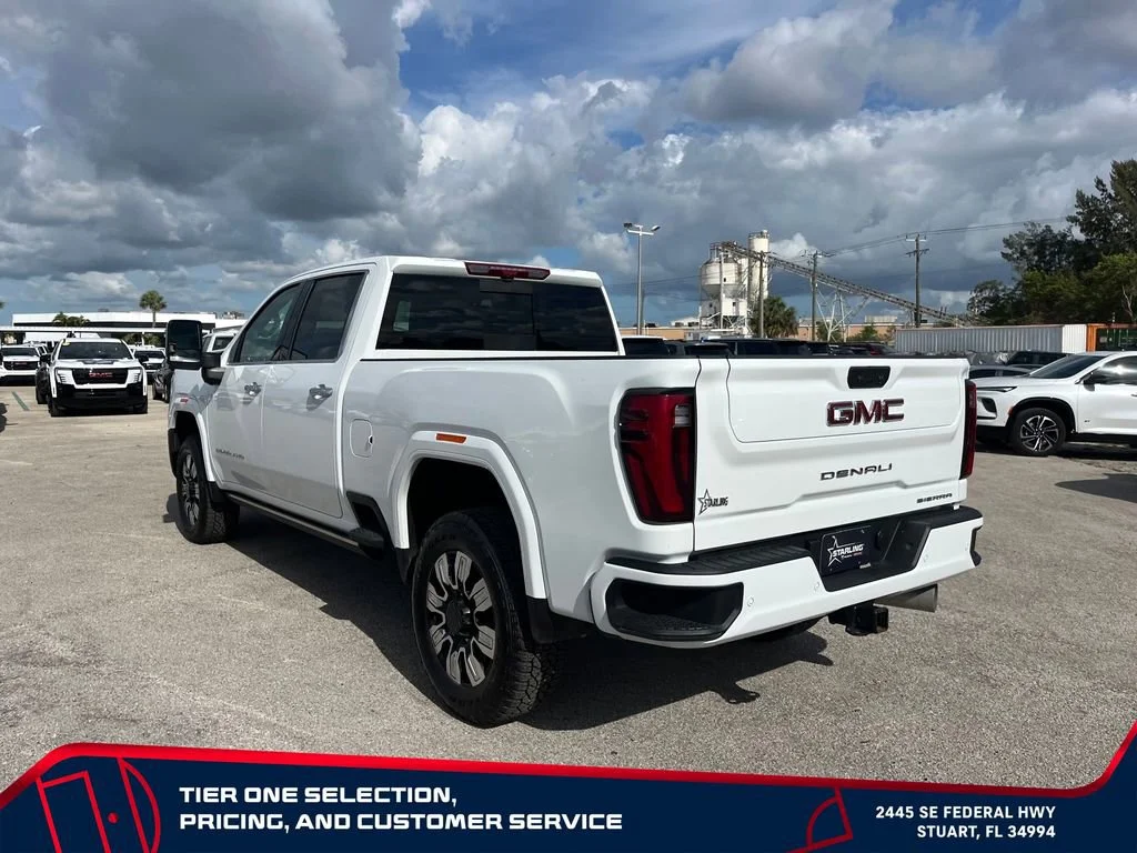 Used 2025 Summit White GMC Denali image 5