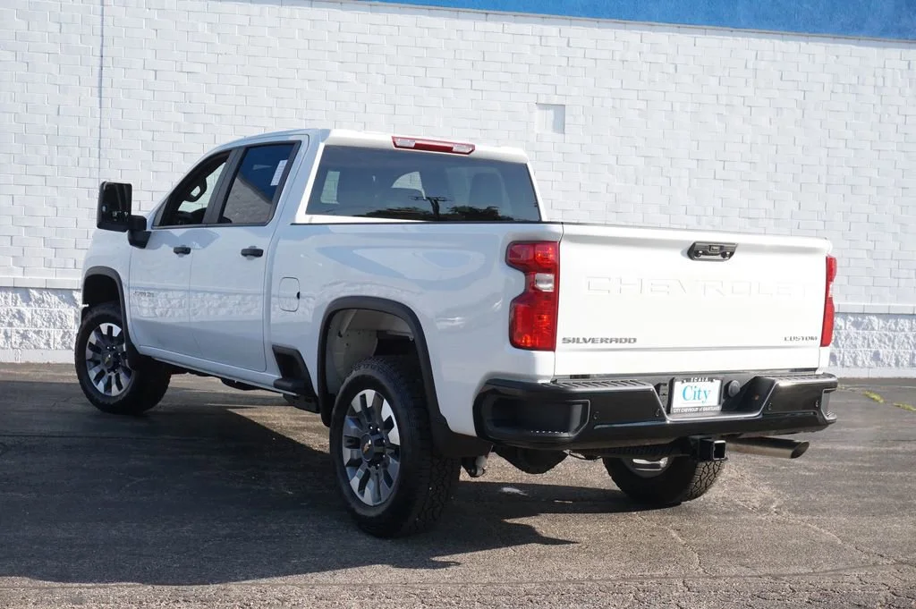 New 2026 Summit White Chevrolet Custom image 7