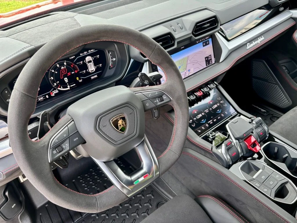 New 2026 Red Lamborghini SE image 9
