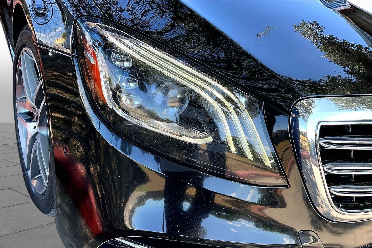 Used 2019 Obsidian Black Metallic Mercedes-Benz S 560 image 27