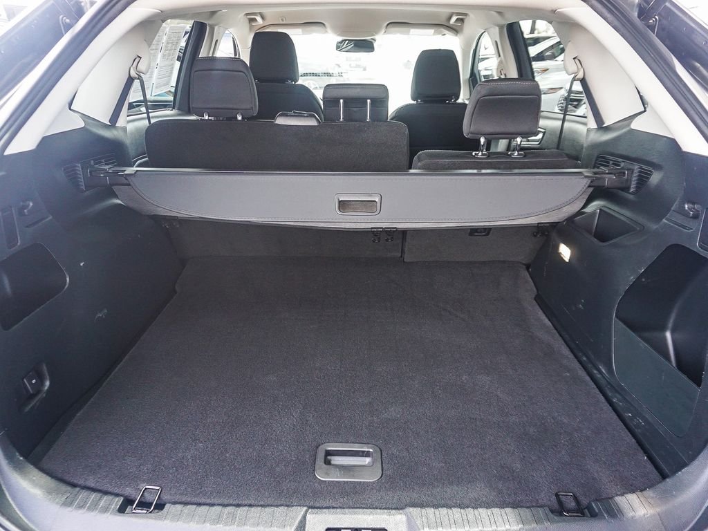 Used 2020 Gray Ford SE image 25
