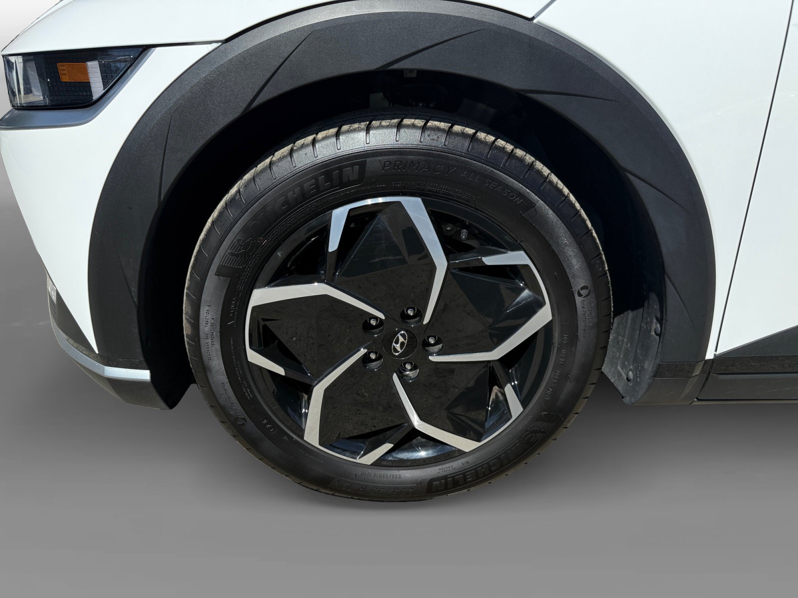 Certified Used 2024 Atlas White Hyundai SEL image 9