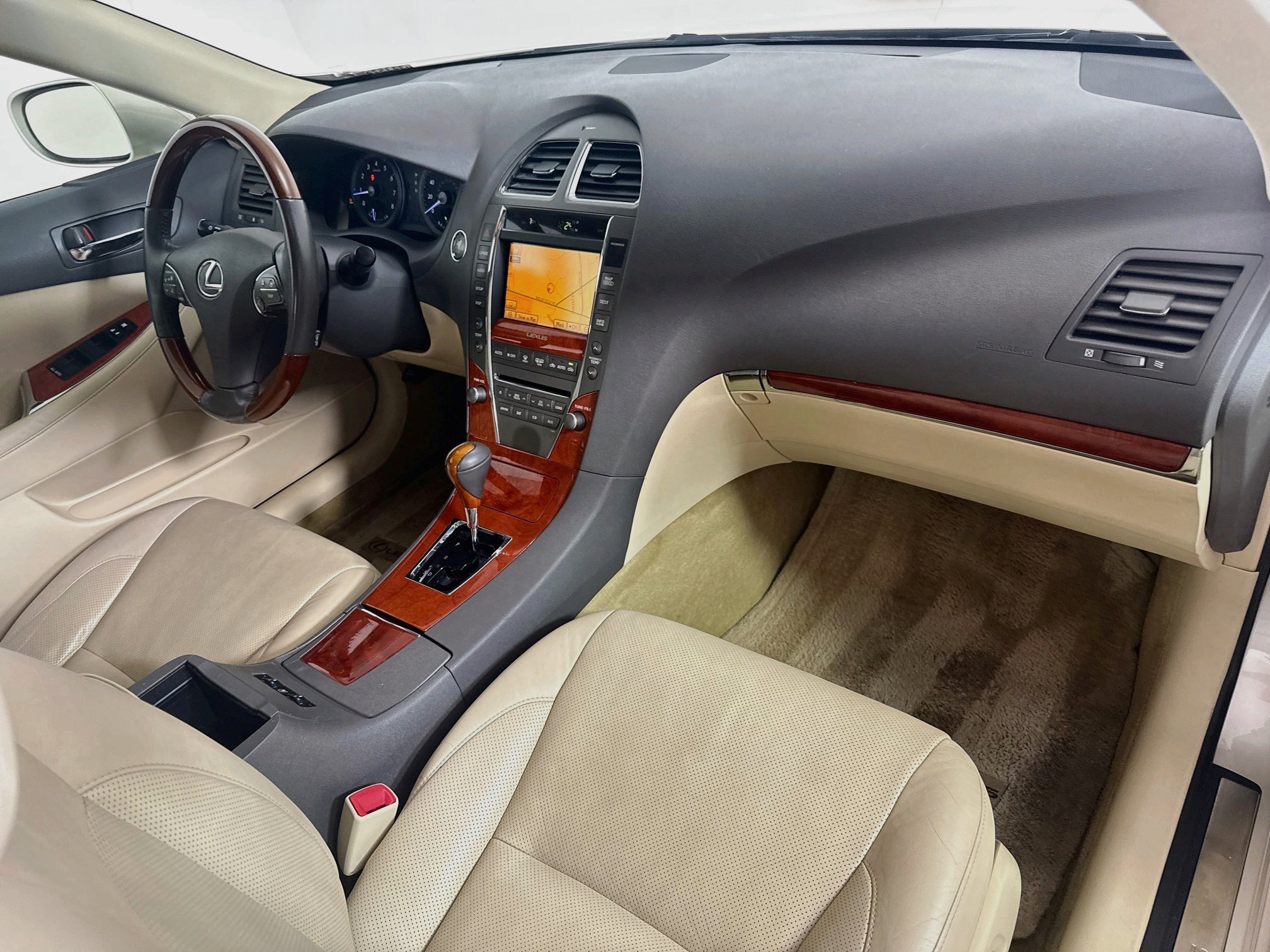 Used 2011 Satin Cashmere Metallic Lexus Base image 28
