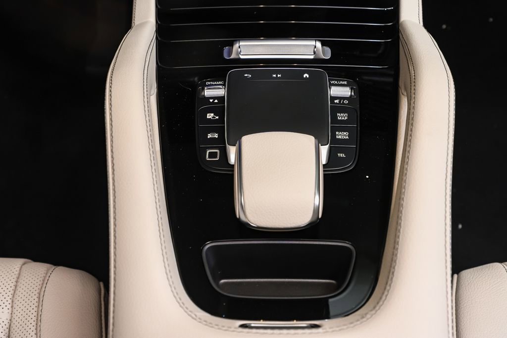New 2026 MANUFAKTUR Moonlight White Metallic Mercedes-Benz GLE 450 image 35