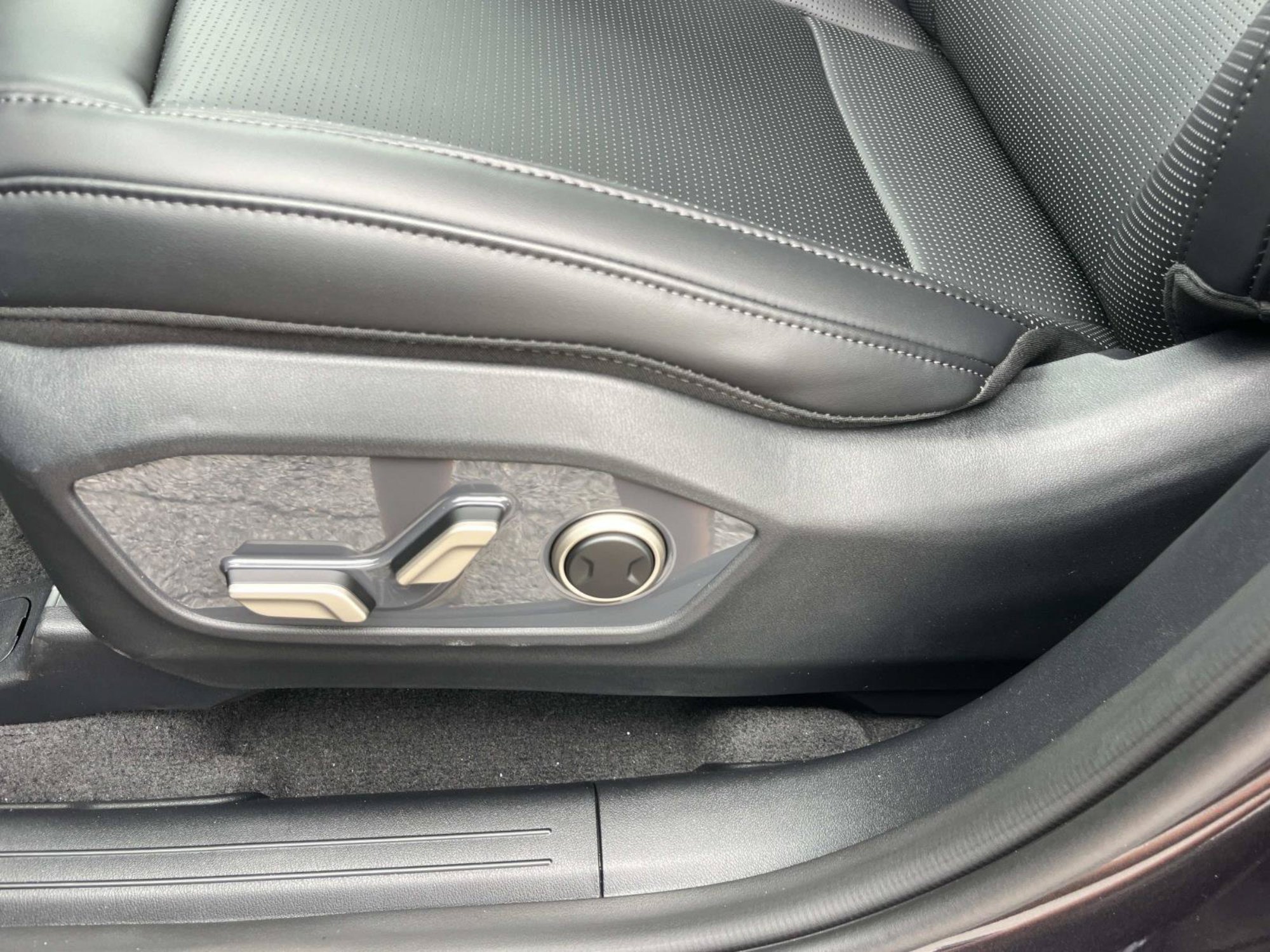New 2027 Panthera Metal Kia S image 25
