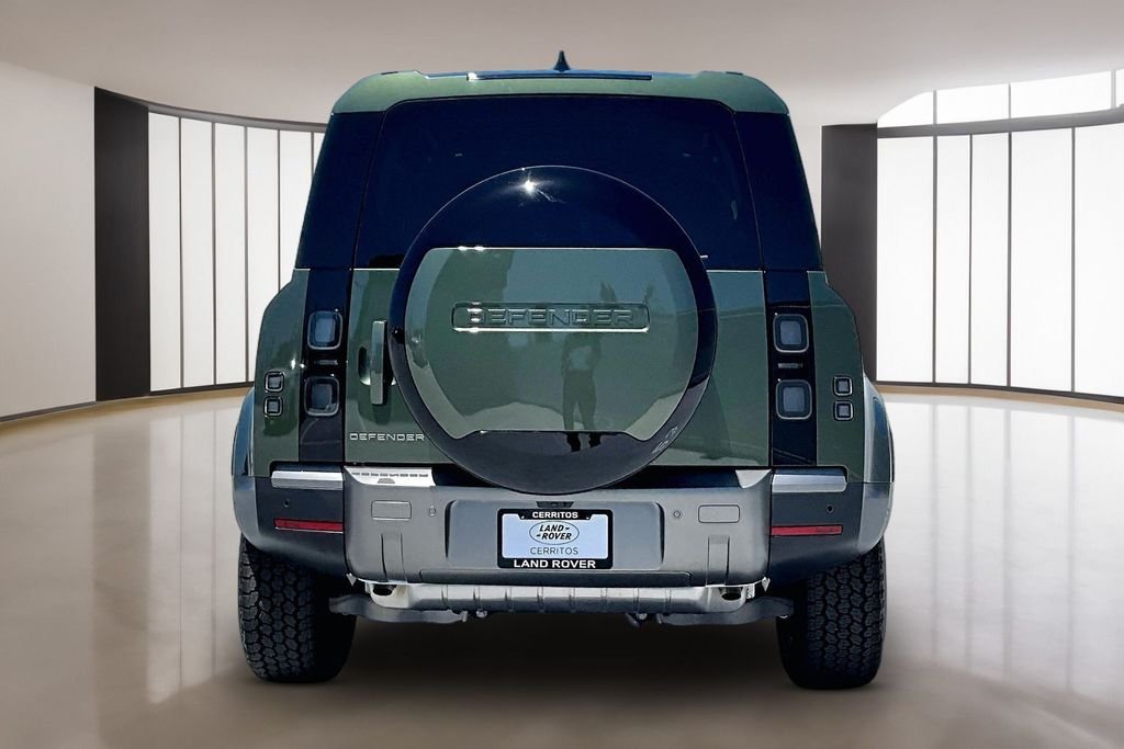 New 2026 BELGRAVIA GREEN Land Rover S image 4