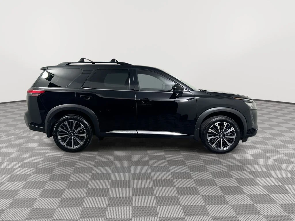 New 2026 Black Nissan Platinum image 9