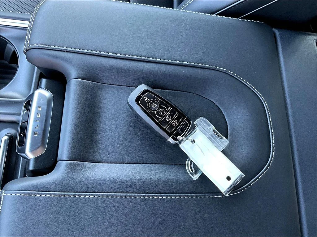 New 2027 Glacier Gray Metallic Tri-Coat Ford MAX Platinum image 43