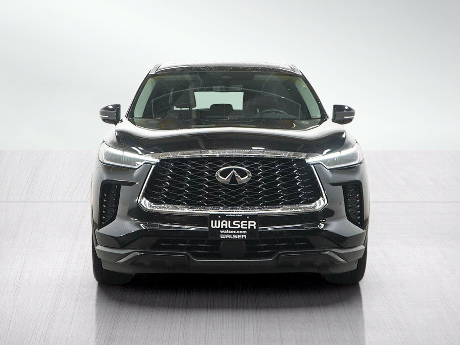 Used 2023 Mineral Black INFINITI LUXE image 8