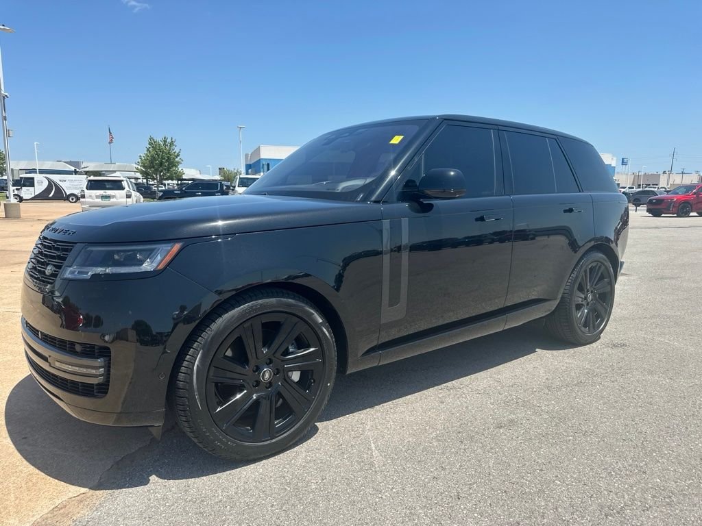 Used 2023 Santorini Black Metallic Land Rover SE image 1