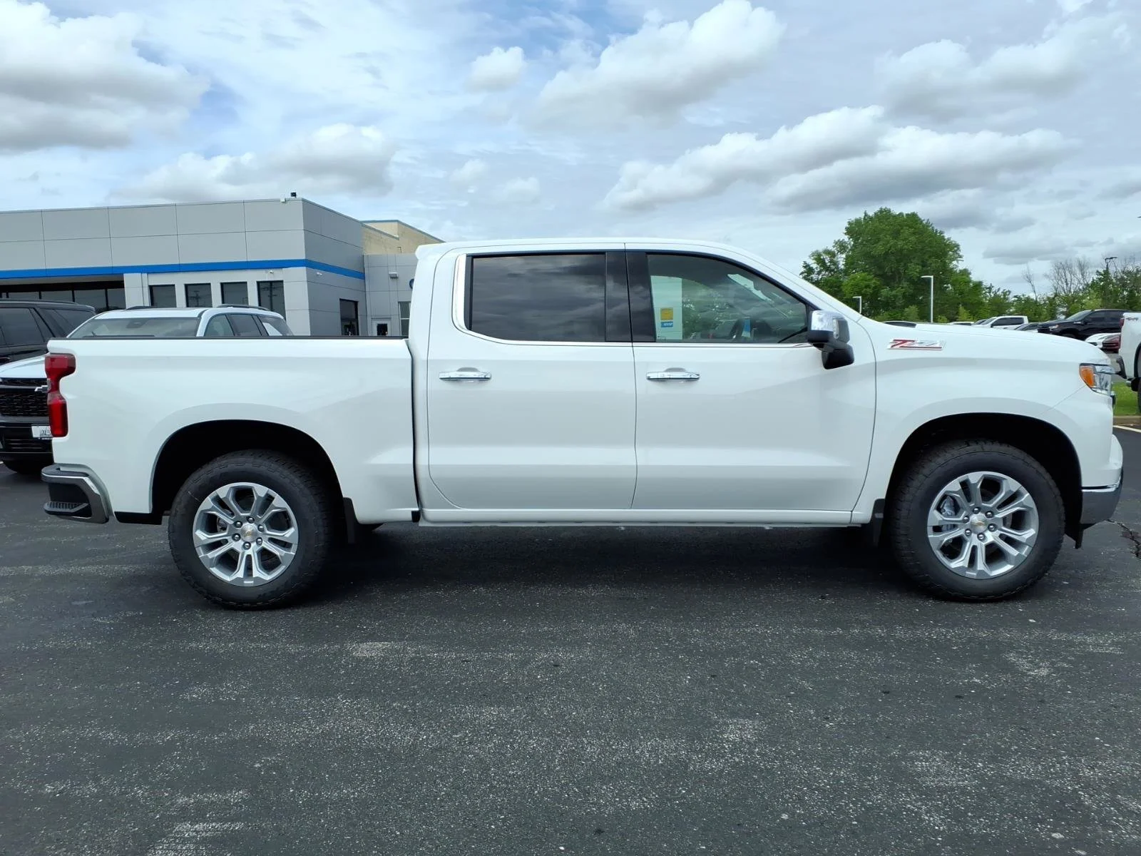 New 2026 Summit White Chevrolet LTZ image 18