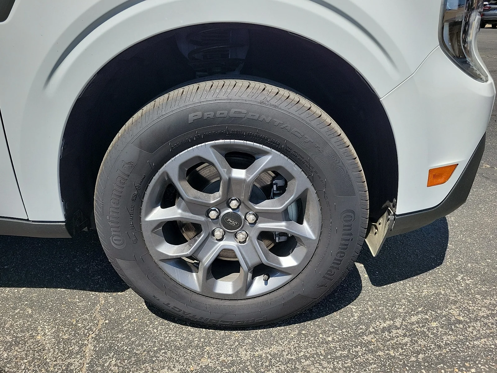 New 2025 Oxford White Ford XLT image 7