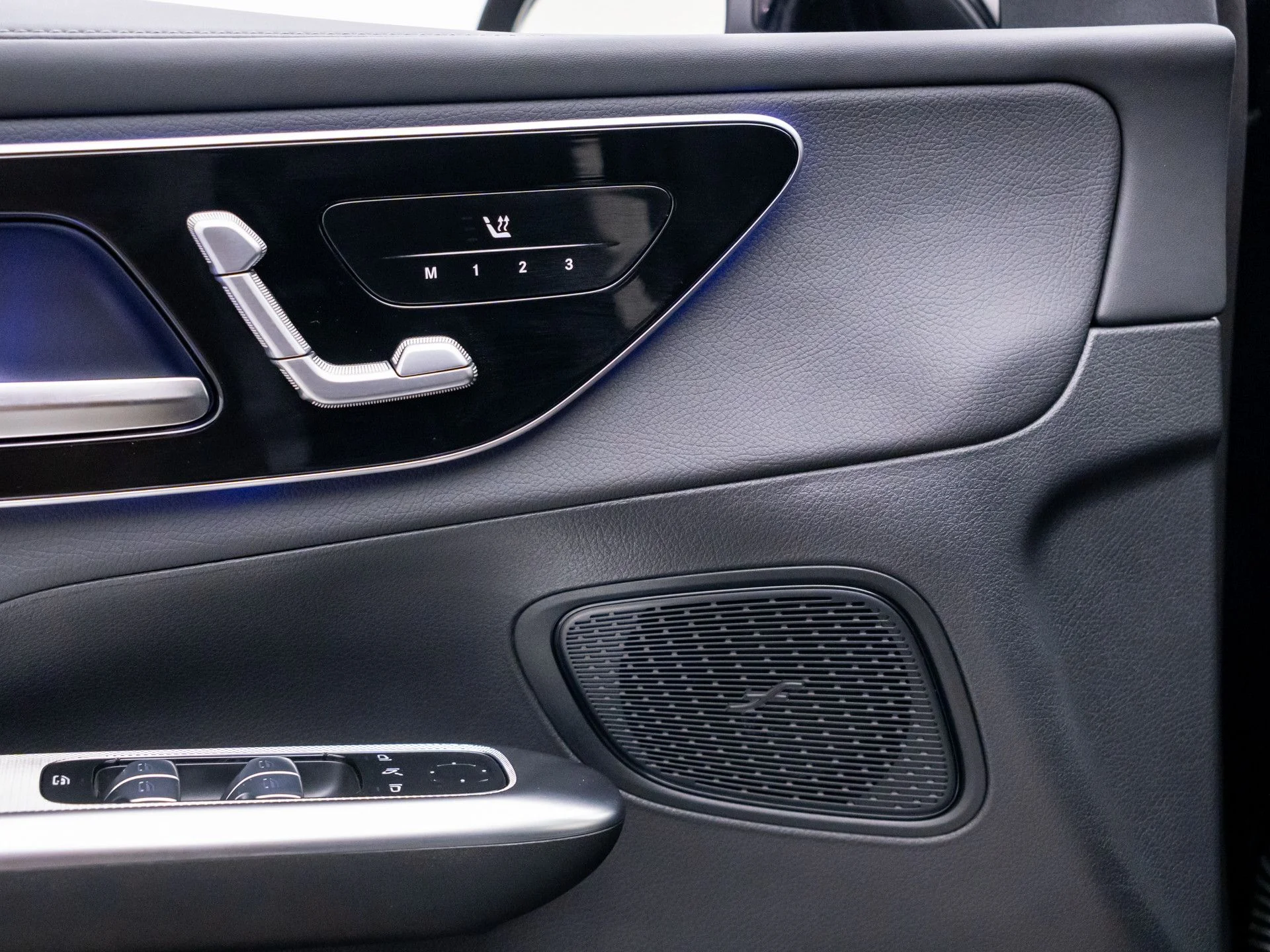 New 2026 Black Mercedes-Benz GLC 300 image 15