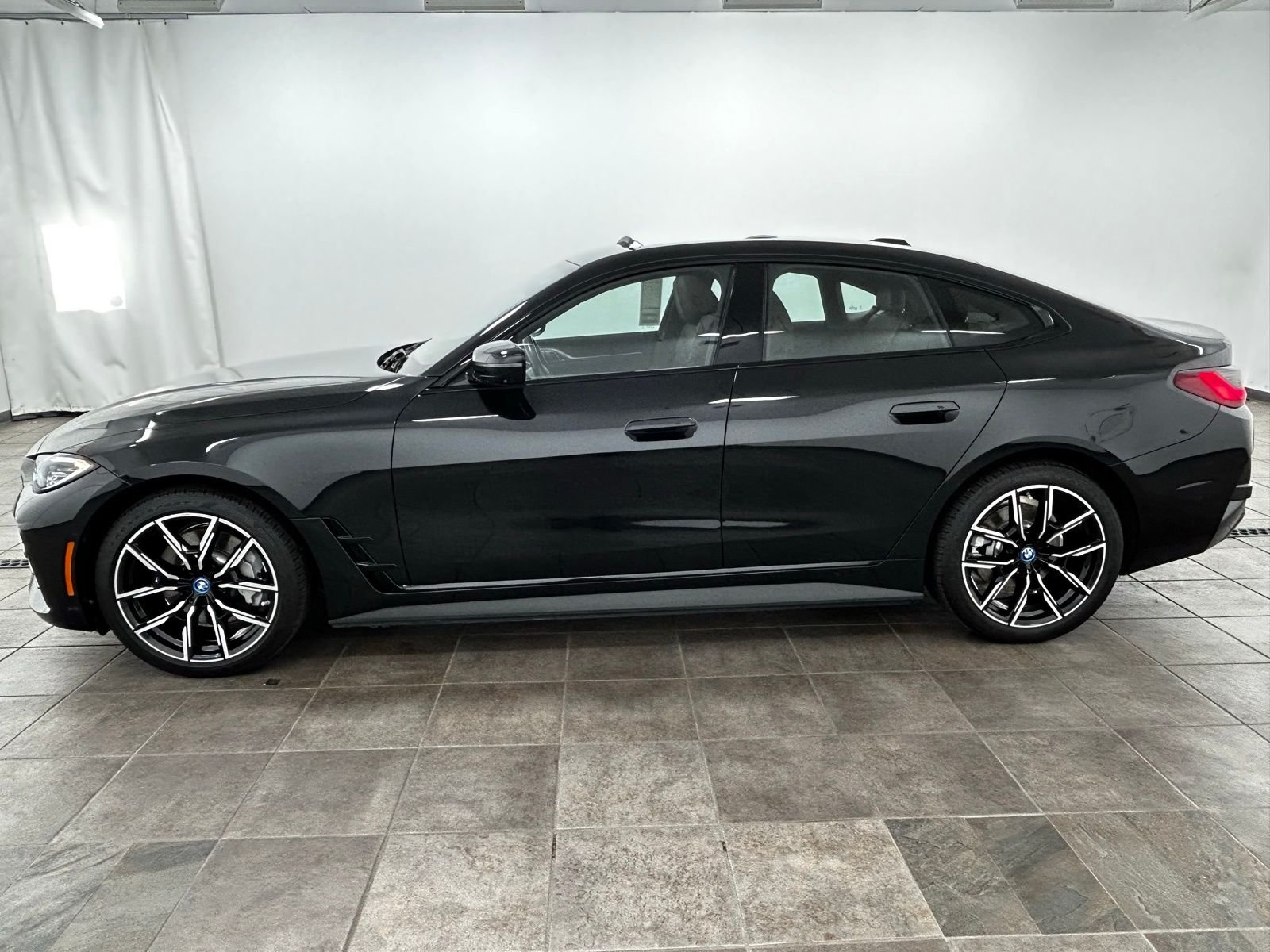 Certified 2022 BMW i4 Base with VIN WBY73AW01NFN06894 for sale in Elmhurst, IL