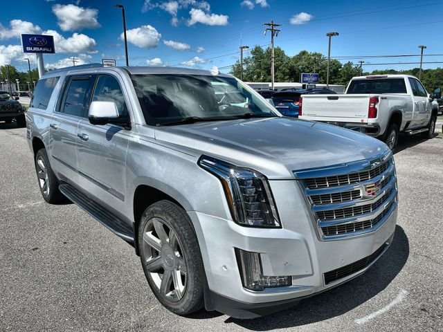 Used 2020 Silver Cadillac Luxury image 10