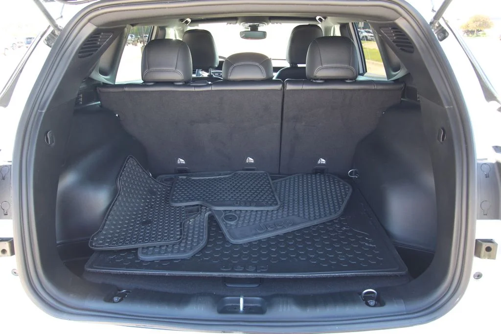 Used 2024 White Jeep Trailhawk image 14