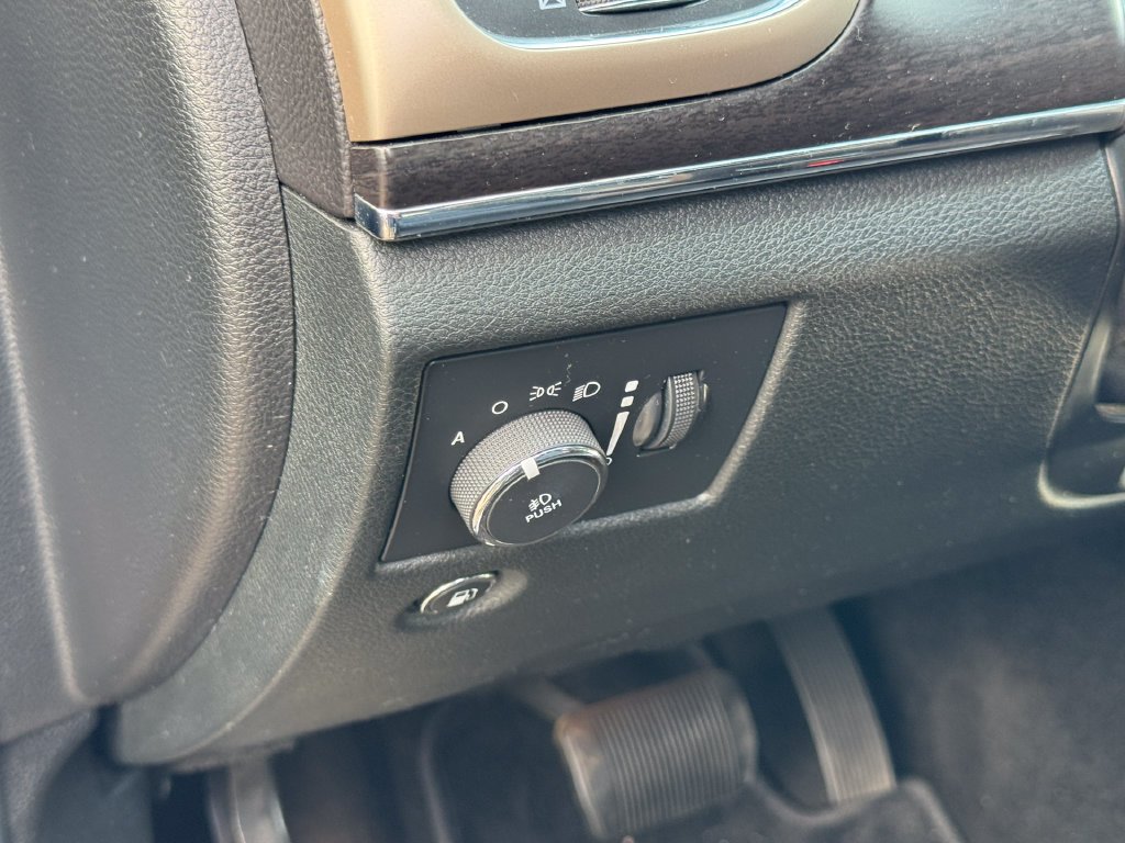 Used 2015 Black Jeep Limited image 10