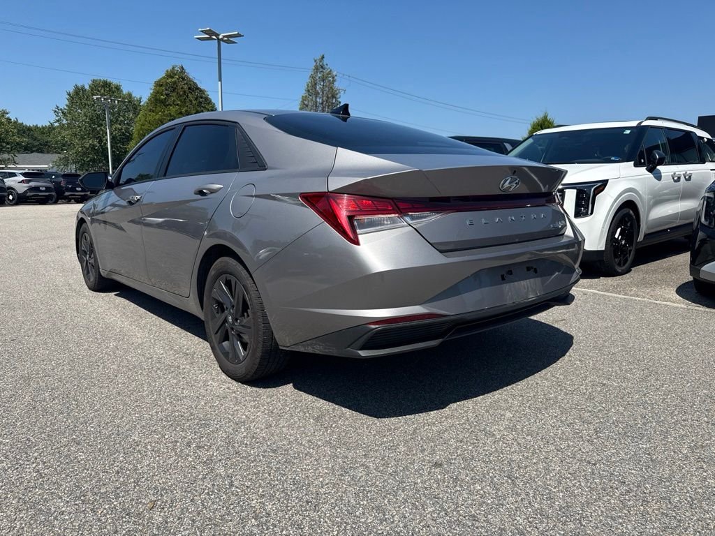 Used 2021 Silver Hyundai Blue image 3