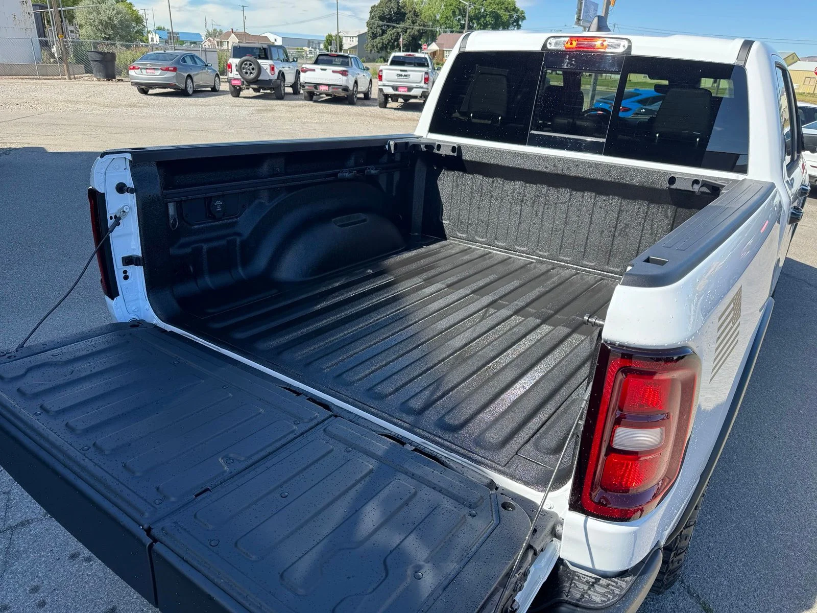 New 2026 Bright White Clear-Coat Exterior Paint RAM Rebel image 9