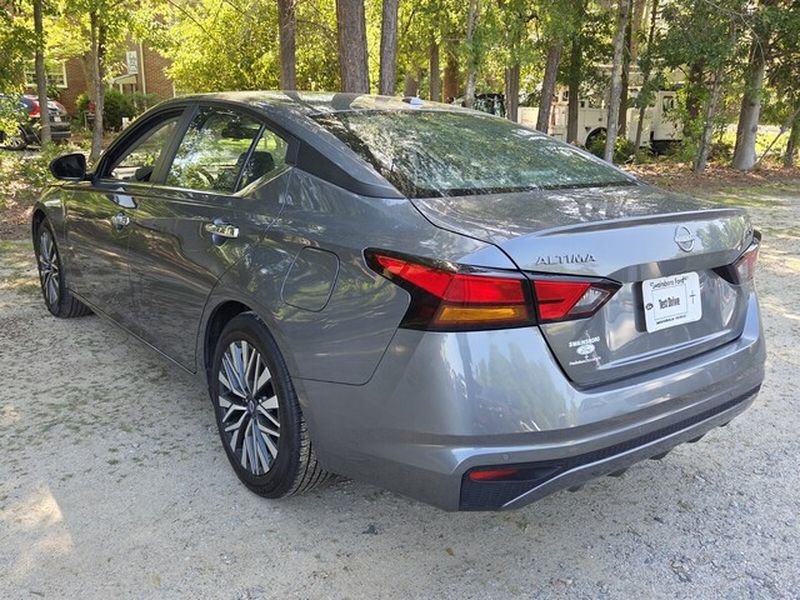 Used 2024 Gun Metallic Nissan 2.5 SV image 11