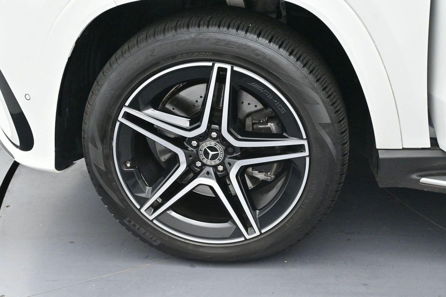Used 2025 Polar White Mercedes-Benz GLS 450 image 45