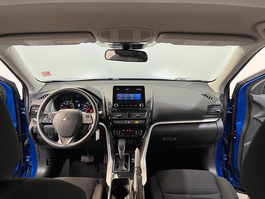Used 2022 Octane Blue Metallic Mitsubishi ES image 19
