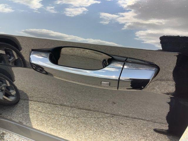 New 2026 Onyx Black Hyundai SEL image 23