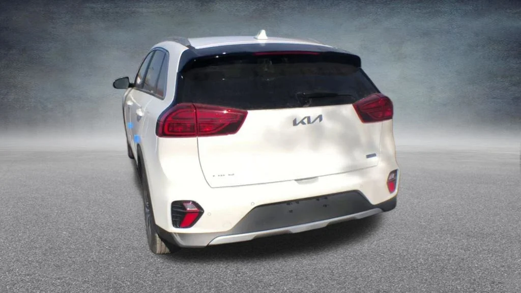 Used 2022 White Kia EX Premium image 18
