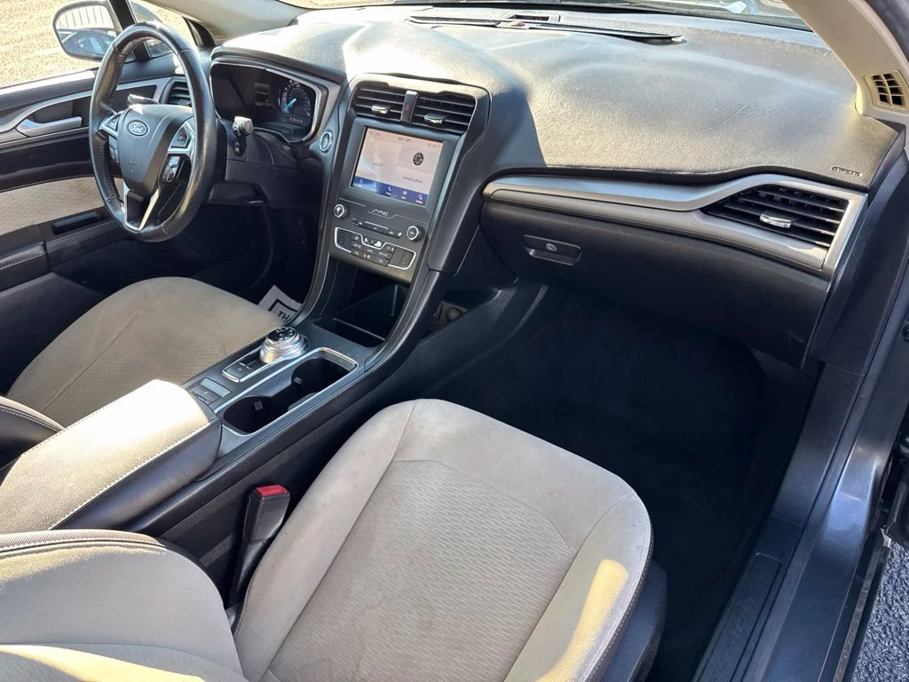 2020 Ford Fusion SE - Photo 24