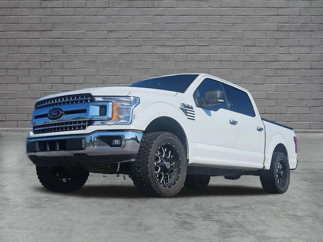 Used 2018 White Ford XLT image 1