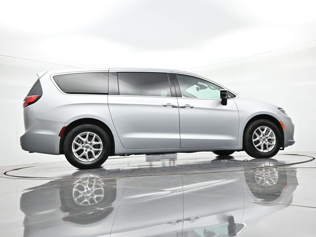 Used 2024 Silver Mist Clearcoat Chrysler Touring L FWD image 23