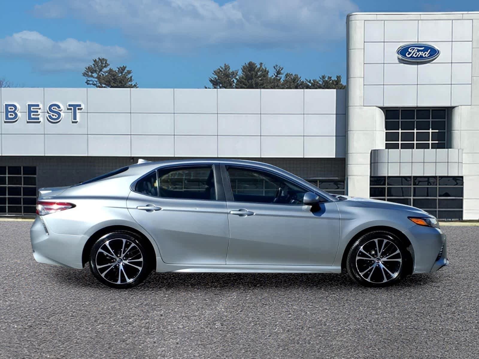 Used 2019 Celestial Silver Metallic Toyota SE image 8