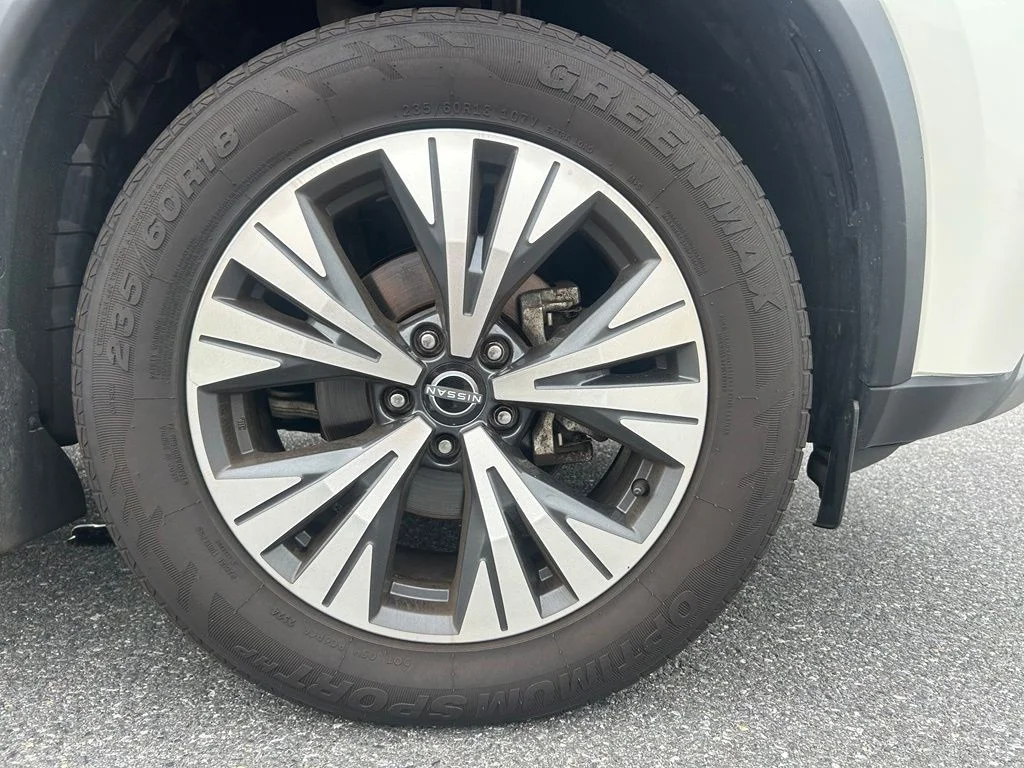 Used 2023 White Nissan SV image 31