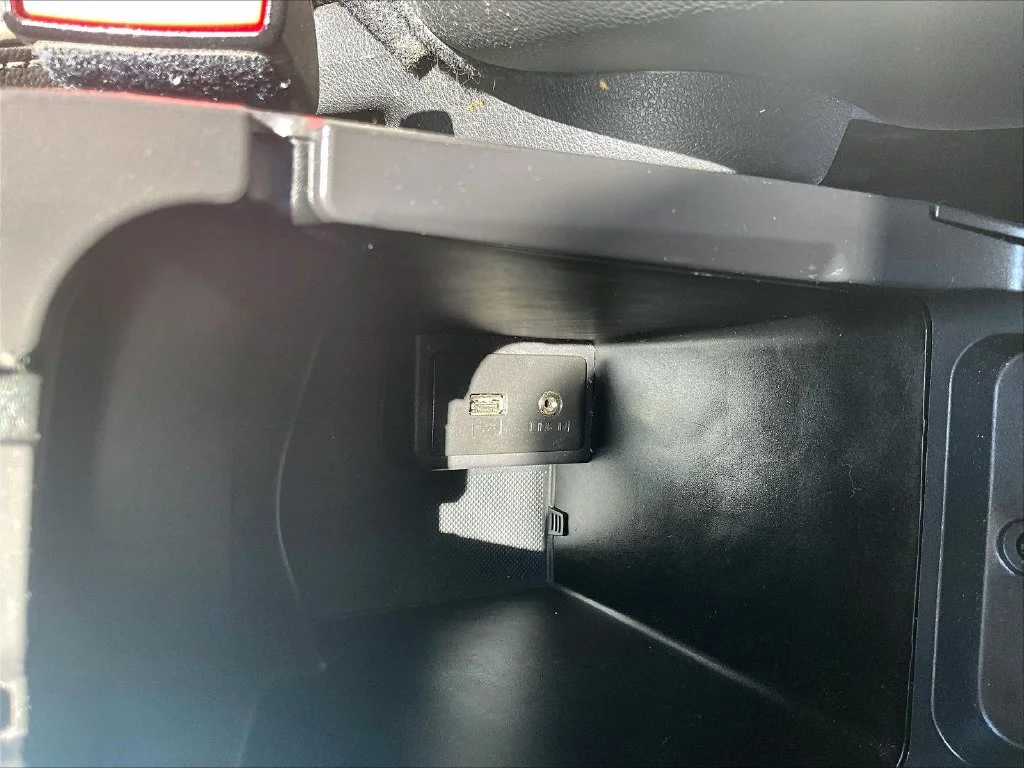 Used 2014  Ford Titanium image 31