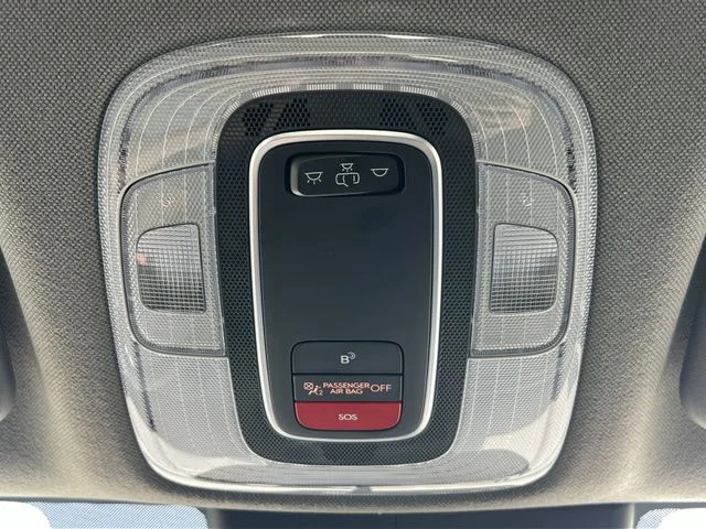 Used 2025 Red Hyundai SEL Sport image 31