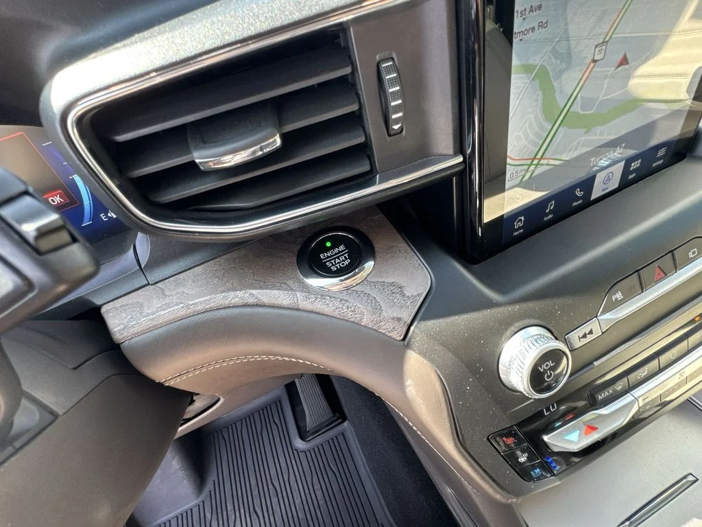 Used 2020 Green Ford Platinum image 17