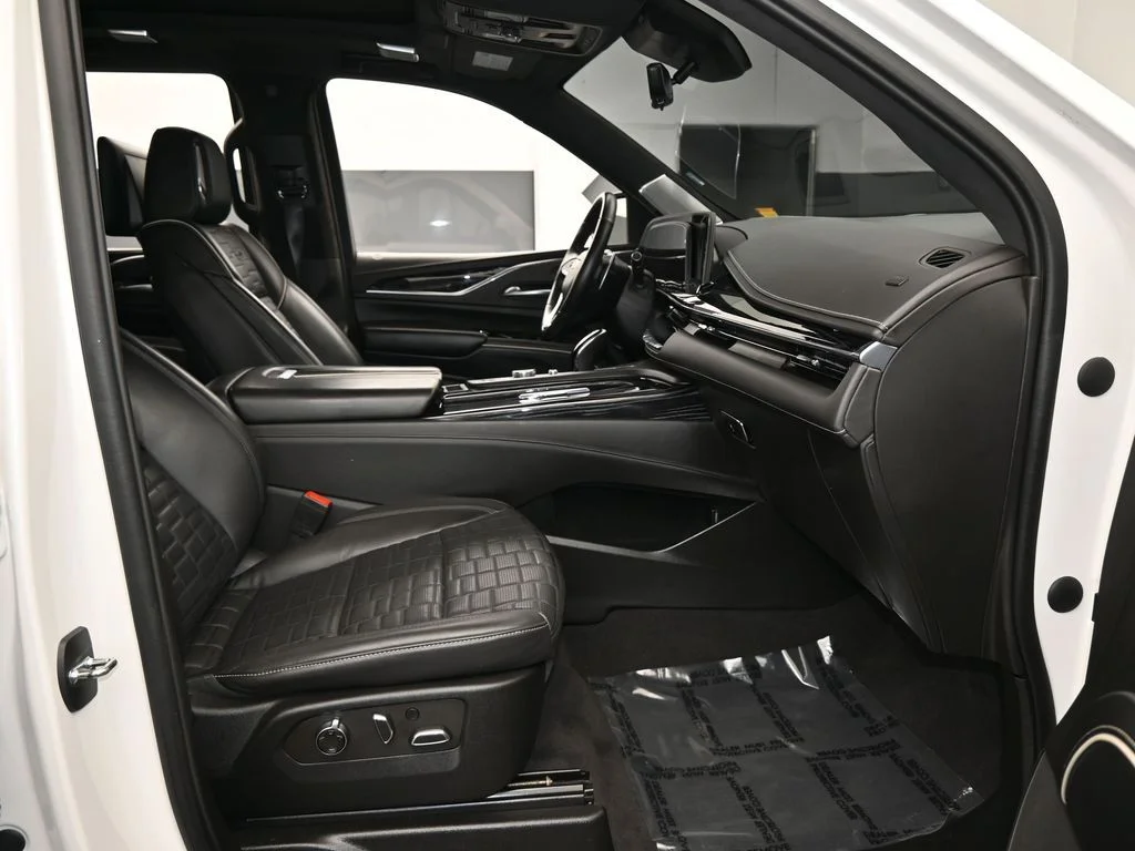 Used 2023 Crystal White Tricoat Cadillac V-Series image 73