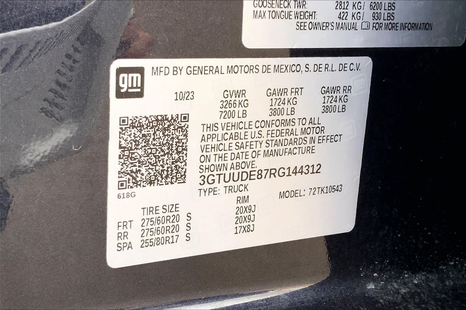 Used 2024 Titanium Rush Metallic GMC SLT image 37