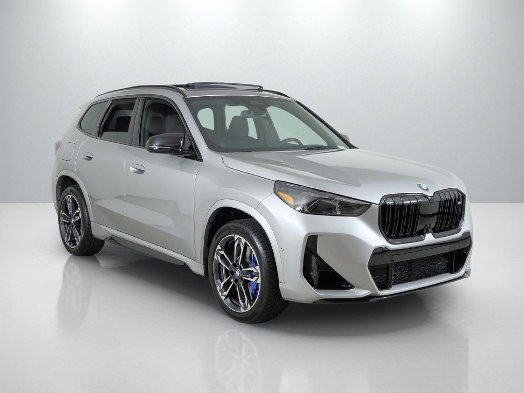 New 2027 Space Silver Metallic BMW M35i image 7