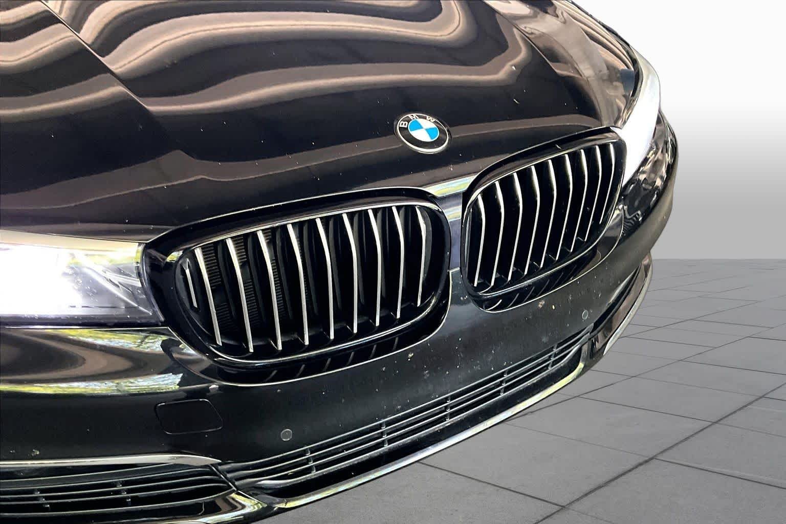 Used 2018 Black Sapphire Metallic BMW 740i image 29