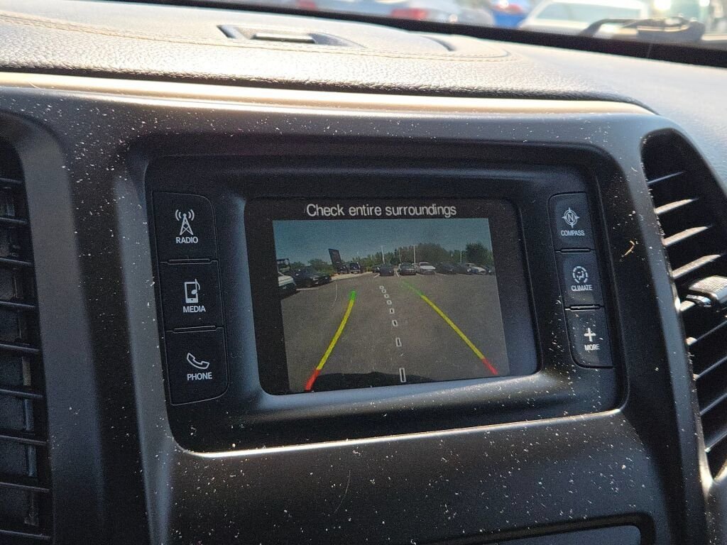 Used 2016 Gray Jeep Latitude image 27