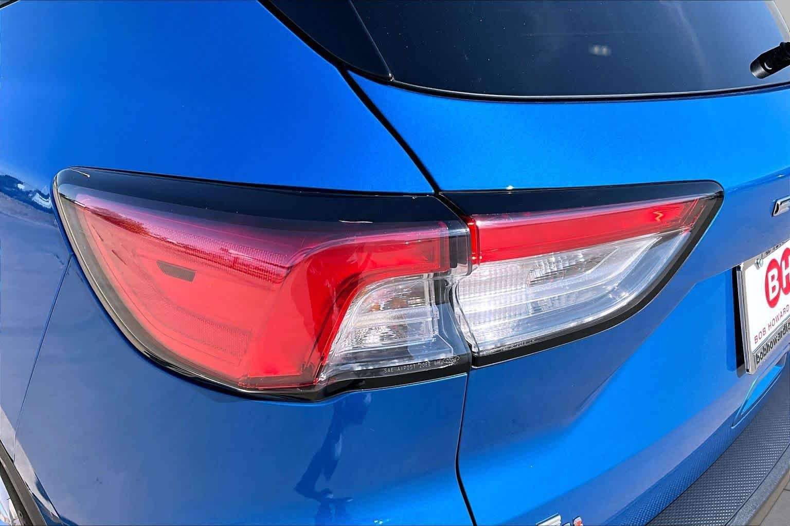 Used 2020 Velocity Blue Metallic Ford SE image 27